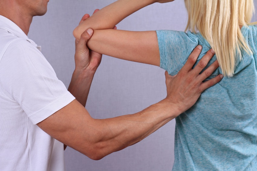 Manualtherapie – Behandlung mit den Händen
